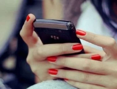 Νέοι κανόνες για τα κινητά τηλέφωνα: Η ανατροπή στα τιμολόγια & τις υπερβολικές χρεώσεις (φώτο)